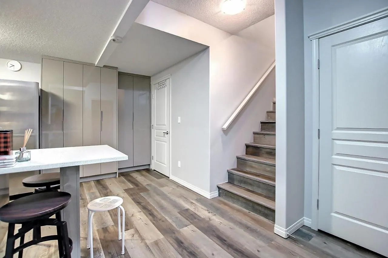 Comfortable & Spacious Basement Suite With Workstation In Panorama Calgary 0*,  Canada