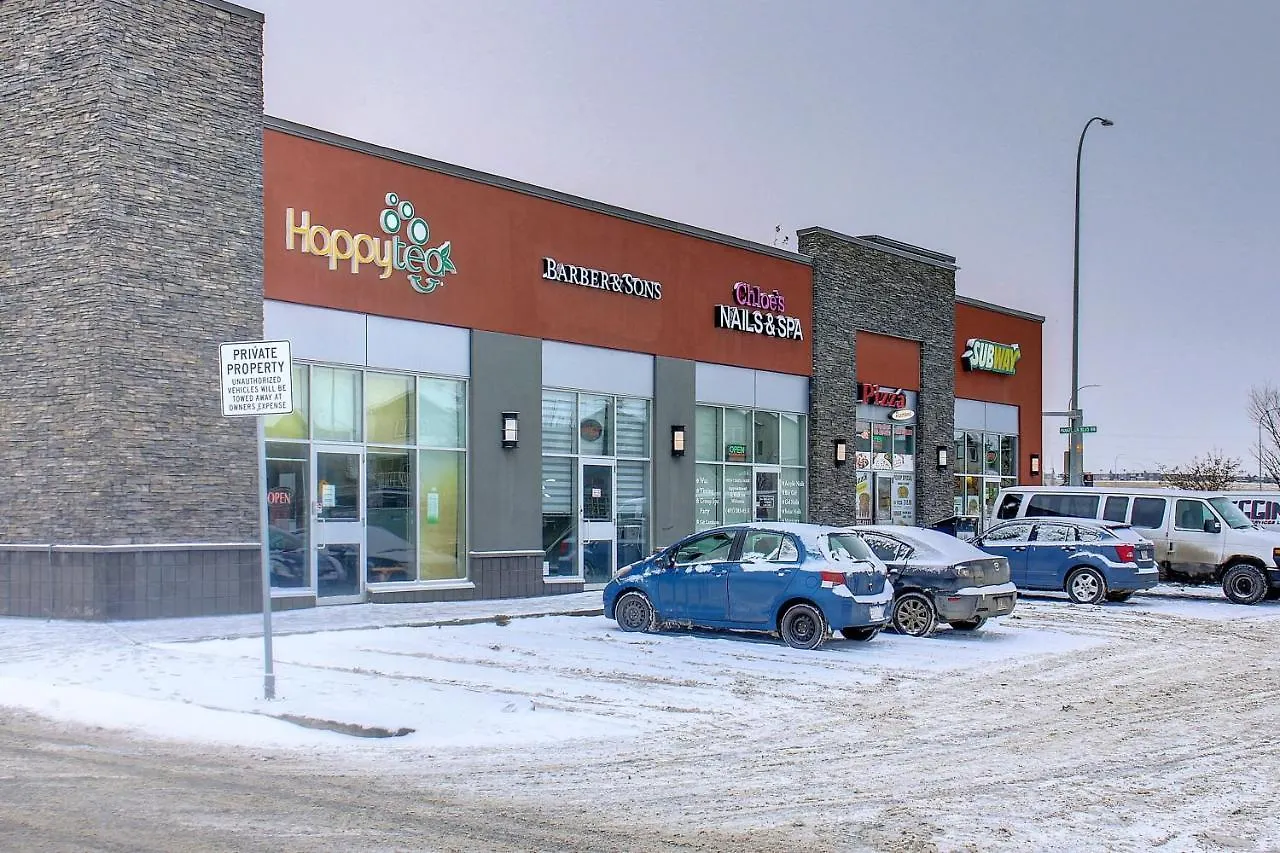 Comfortable & Spacious Basement Suite With Workstation In Panorama Calgary Canada