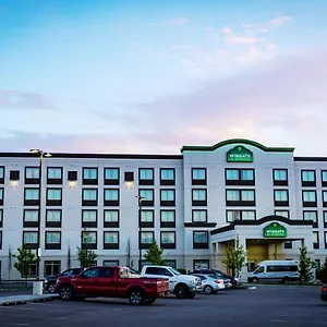 Wingate By Wyndham Airport מלון