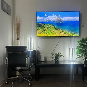 Entire Prime Downtown Location Free Underground Parking Apartment